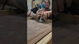 #quadriplegic #router #juicegroove #makita #endgrain #butcherblock #keepitpushinwoodwork #christmas