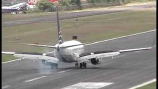 Copa B737 700 Landing at Toncontin, MHTG, Honduras