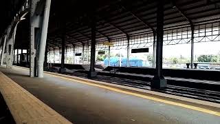 KA Malioboro Ekspres berjalan langsung Stasiun Purwosari