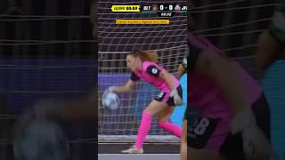 Cagadón de Laura Vilaseca driblando en el área pequeña 🙄..#queensleague #futbol #ultimatemostoles