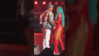 ANUEL LLEGA AL CONCIERTO DE KAROL G DE SORPRESA😍 #shorts