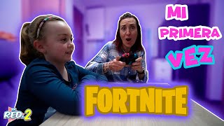 MI PRIMERA VEZ EN FORNITE!!Enseñando a Mamá!! Enredos en Familia