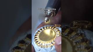 Precision diamond cutting of gold pendants #gold #22kgold #handmadejewelry #goldjewellery #24kgold