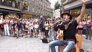 Bella ciao - Street acoustic cover 2022 - Crowd singing