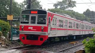 vol.55 ~ Hujan2 Kecepatan KRL Commuter Line keluar/masuk Stasiun Duren Kalibata #krl