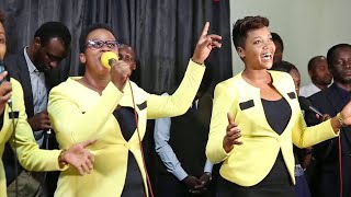 BAKOZE AMATEKA MU GITARAMO CYITABIRIWE N'ABANTU BENSHI