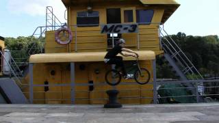 Extreme Academy - BMX - trick: Bunny hop