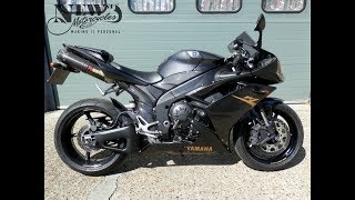 Yamaha YZF R1 Walk Around