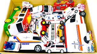 救急車が坂道走る♪箱に飛び込みます！Ambulances race down the ramp and dive into the box!