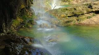 Entspannungsmusik - Wasserfall mit Regenbogen