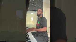 Hymn impromptu in the studio 🎹🎹🔥🔥Philip Cornish