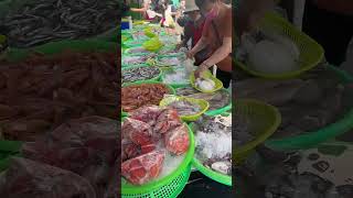 People of Taiwan Buying Different kinds of Seafoods.. #ofwtaiwan #seafood #taiwanfood #taiwanlife