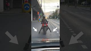 когда не можешь определиться😅 #мотоТаня motorcycle stop #motoTanya moto girl bike girl ride