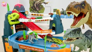 火山が噴火! 恐竜トンネル 小さな車がビュンビュン走る! Dinosaur Volcano Eruption Adventure