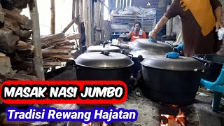 Suasana rewang hajatan di pedesaan Kebumen jawa tengah. desa watukelir