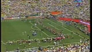 Copa 94 - Final - Jogadores deixam o gramado