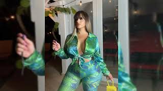 Elly La Bella 🔴Glamorous Plus Size Curvy Fashion Model - Biography, Wiki, Lifestyle