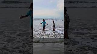 pantai kuta - pantai di bali - main di pantai - ombak pantai kuta #shorts