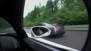 Nissan GT-R vs Bugatti Veyron HD