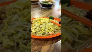 Award winning Hokkien mee! | hawker food street food in Singapore vlog