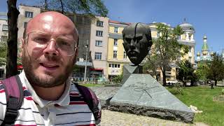 The cracked-headed monument in Sofia