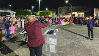 Robson Silva ministrando na cidade de feira nova /SE em um grande Evangelístico  Projeto vida.