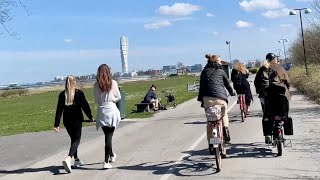 Sweden bikes: Limhamn-Malmö with the girls. Southern Sweden suburb, street, beach, city & people.