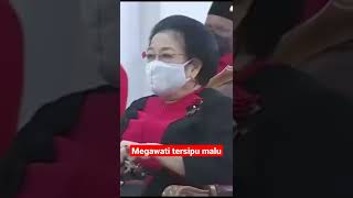 Megawati tersipu malu di gombal Jokowi