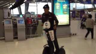 เฮียตำรวจคนนี้แกขี่ Segway เท่ไปเลย