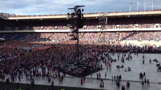 1d concer the crowd t 5 seconds of summer