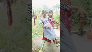 Cô bé nhảy đủ trend trên đống rác của bố Little girl dancing on a pile of tra🤫🙆🤣#shorts #funny