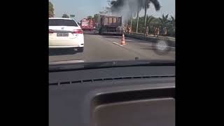 Caminhão pega fogo nas Américas