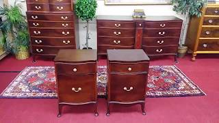 Vintage Bedroom Ideas! A 1940's Vintage Bedroom Set at an Antique Mall Near Me!