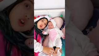 TIKTOK HERMANAS 🥰 Mi BEBÉ RECIÉN NACIDO 👶🏼😍 #shorts