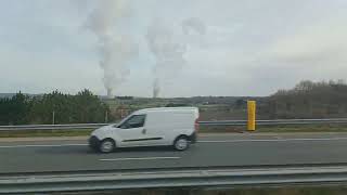 #Golfech la centrale nucléaire #autoroute #Agen #Toulouse en bus flixbus. Fumées horreur française