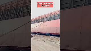 Kapal tongkang batu bara terbesar di indonesia