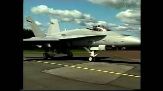 Hornet F-18 vs. Honda CBR900RR (2003)