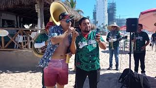 EL PRIMO IVAN CANTANDO "MI ULTIMO DESEO" CON LA BANDA EN LAS PLAYAS DE MAZATLAN🎤🌊🍺