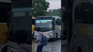 Bus AKAS Rute Surabaya - Madura PP Jetbus 1 Di Terminal Bungurasih