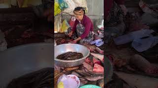 Um Srey sells natural fish in Wat Nokor Bachey village​​ | Cambodian Street Food