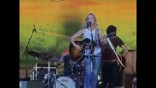 Sheryl Crow - "Strong Enough" @ Outlaw Music Festival in Dallas (short clip)