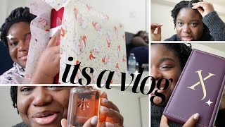 LETS CALL THIS VLOGMAS SHALL WE? GETTING MICROLOCS ? UNBOXING GIFTS BEFORE CHRISTMAS//MINI FRAG HAUL