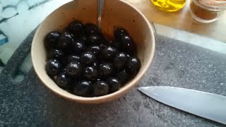 how to make home made spiced olives