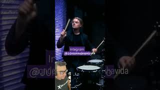 Leonardo Dicaprio tocando bateria !!! impressionante