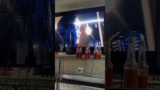 Clip Enquanto Você Louva no restaurante