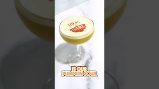 If you like pumpkin, this cocktail is for you! 🎃 #pumpkin #halloweentheme #cocktails