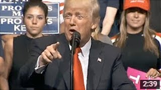 BAD NEWS - Crowd Booed CNN In Cedar Rapids While Trump Laughs It Off