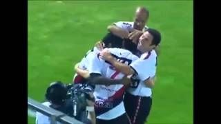 1º Gol do Vitória - Cáceres (Internacional 2x2 Vitória / 20ª Rodada Brasileiro Série A 2013)