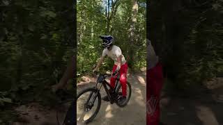 No hanger at #mountaincreekbikepark #mountaincreek #mtb #mountainbikepark #bikes #downhill