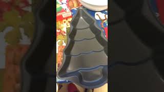 Making a Christmas tree cake!!?